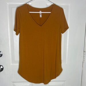 Zenana Outfitters Amber Short Sleeve V-Neck Tee